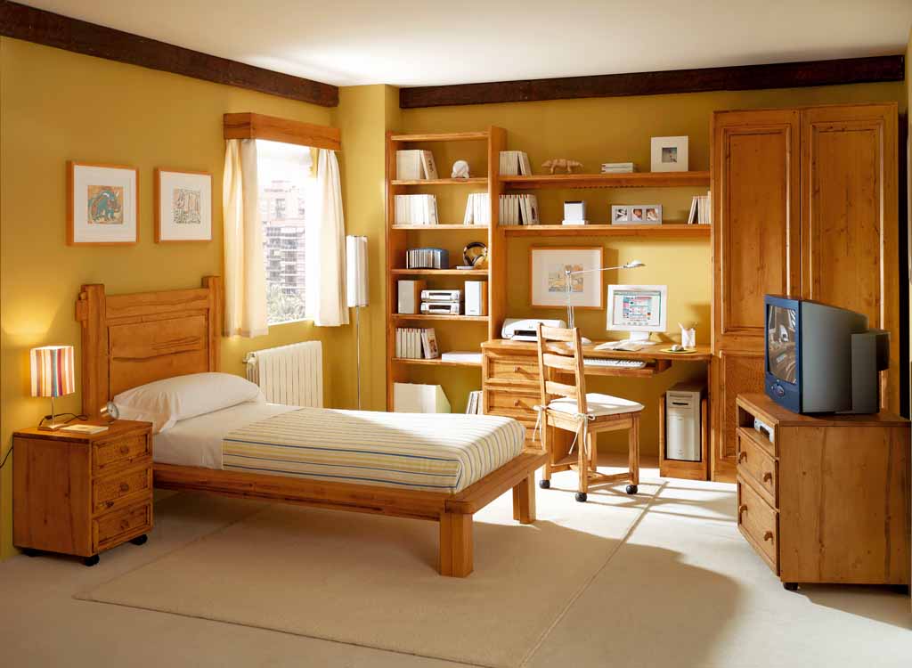 http://www.munozmuebles.net/nueva/catalogo/dormitorios-clasicos.html - Fotografías 
de muebles de madera de haya en tienda de Madrid