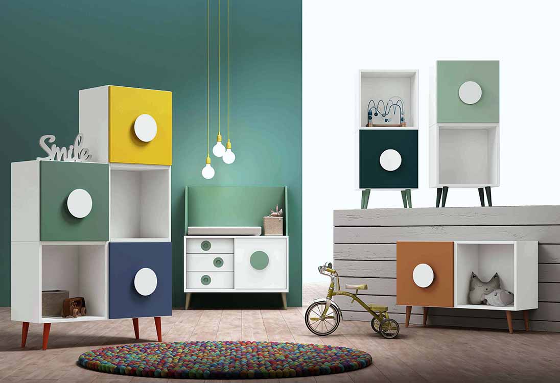 http://www.munozmuebles.net/nueva/catalogo/juveniles-modulares.html - Fotografías 
con muebles en tonos claros